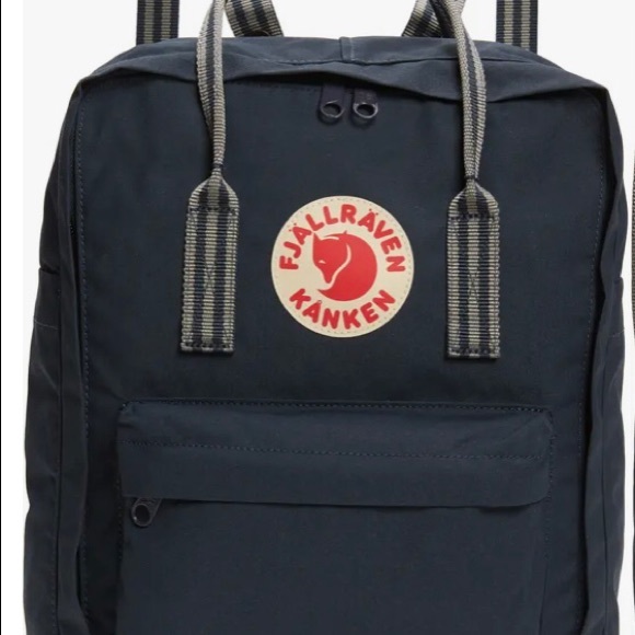 FJÄLLRÄVEN Kånken Water Resistant Backpack